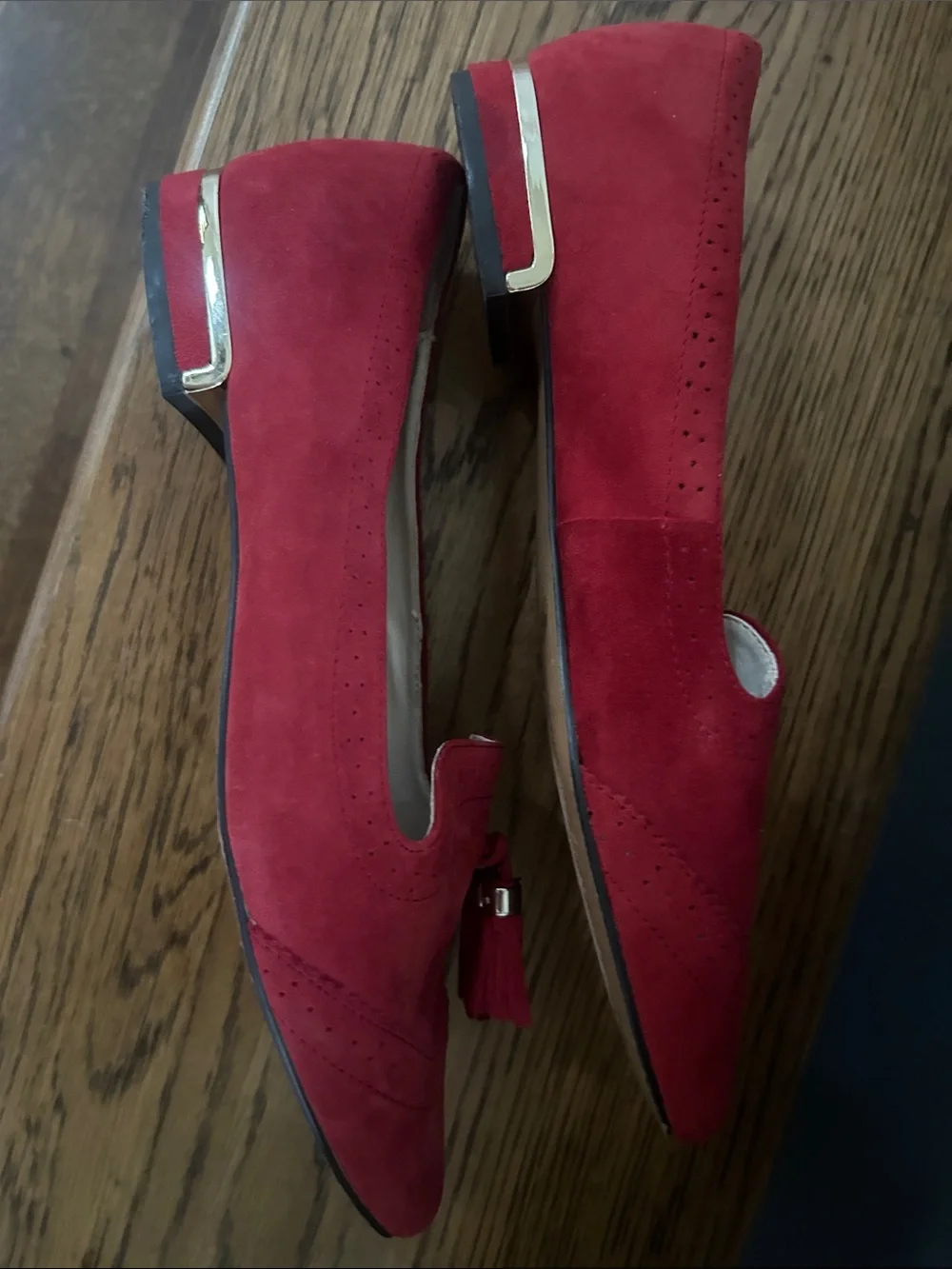 Vince Camuto Red Suede Tassel Pointed Loafers size 8M/38